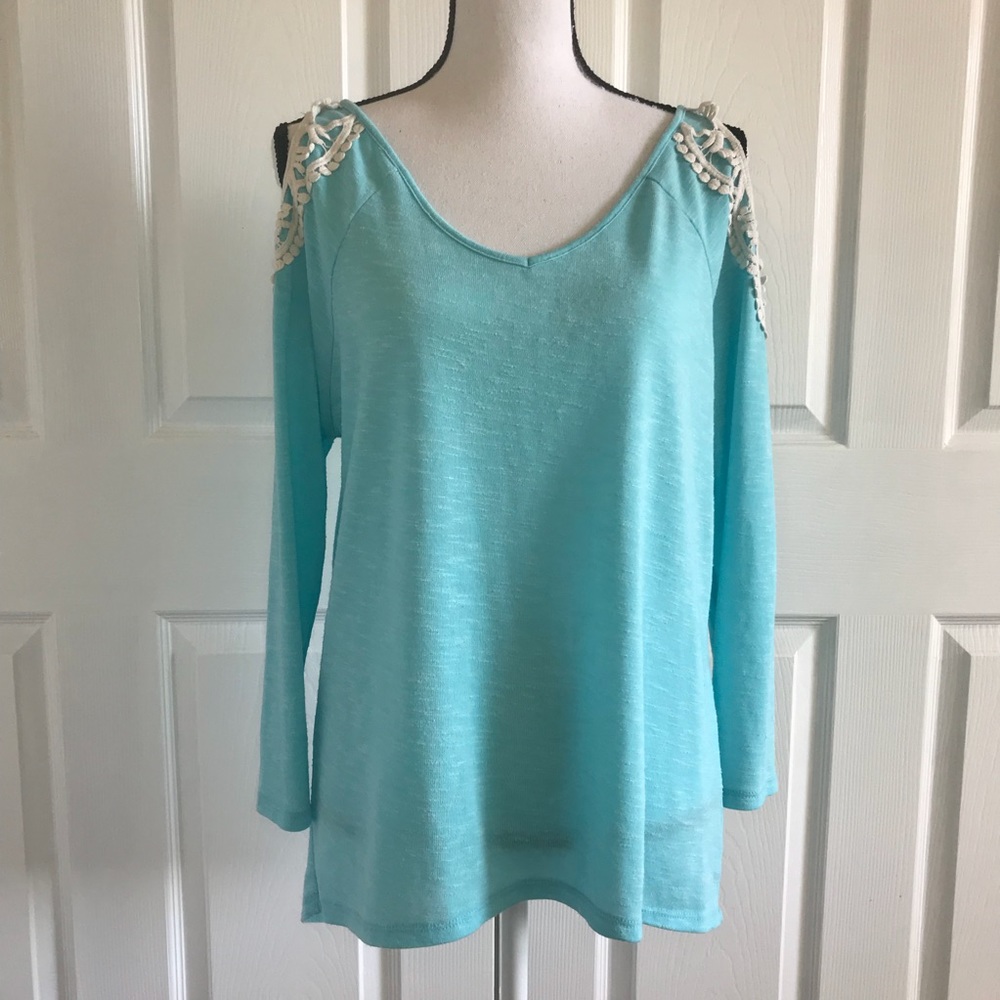 🌟HP🌟NWOT 🌼 Adorable Top by Don’t You Dare